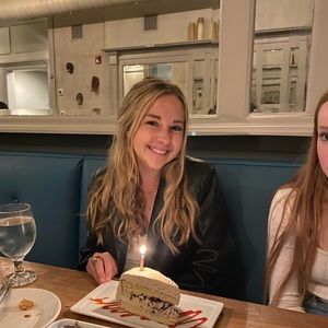 Meet your Posher, Claire